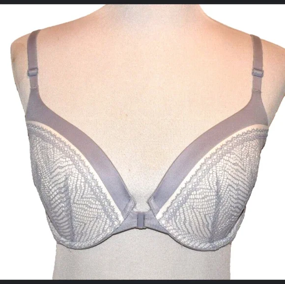 Victoria's Secret Bra - Picture 2 of 13